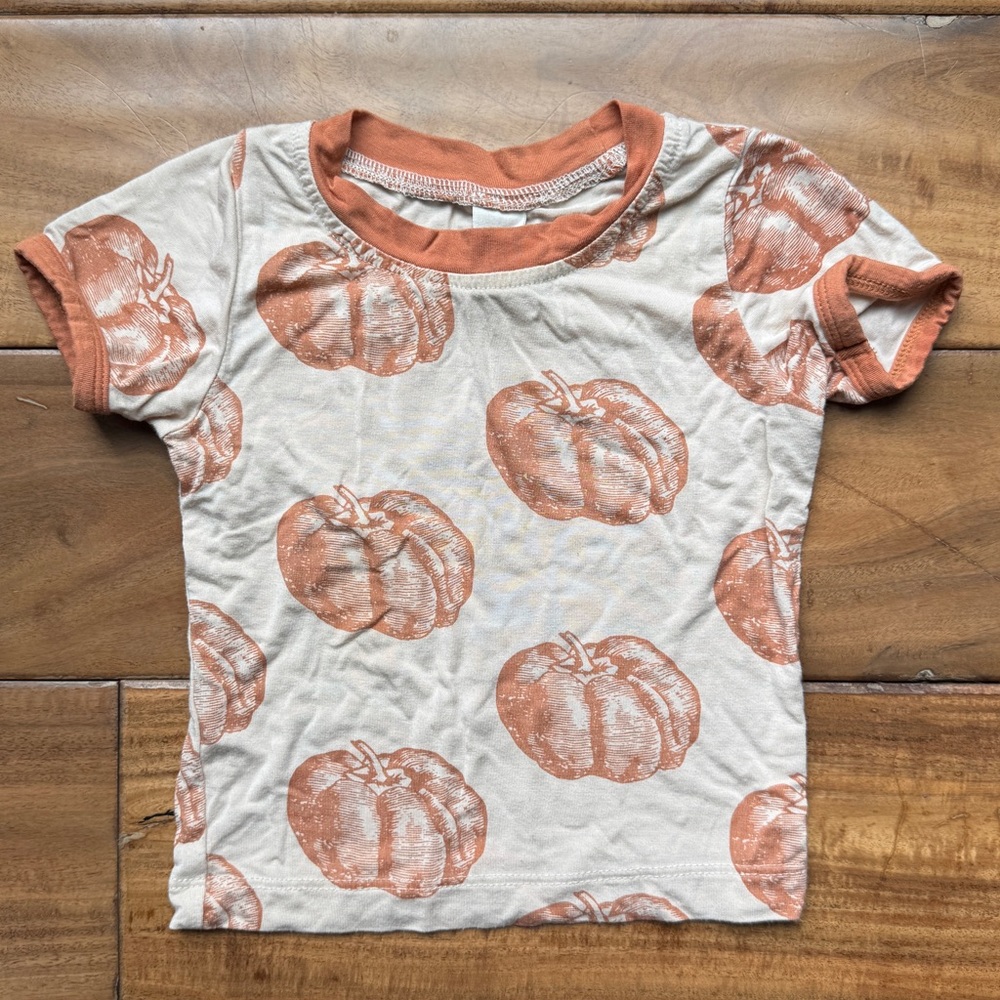 kate quinn pumpkin tee